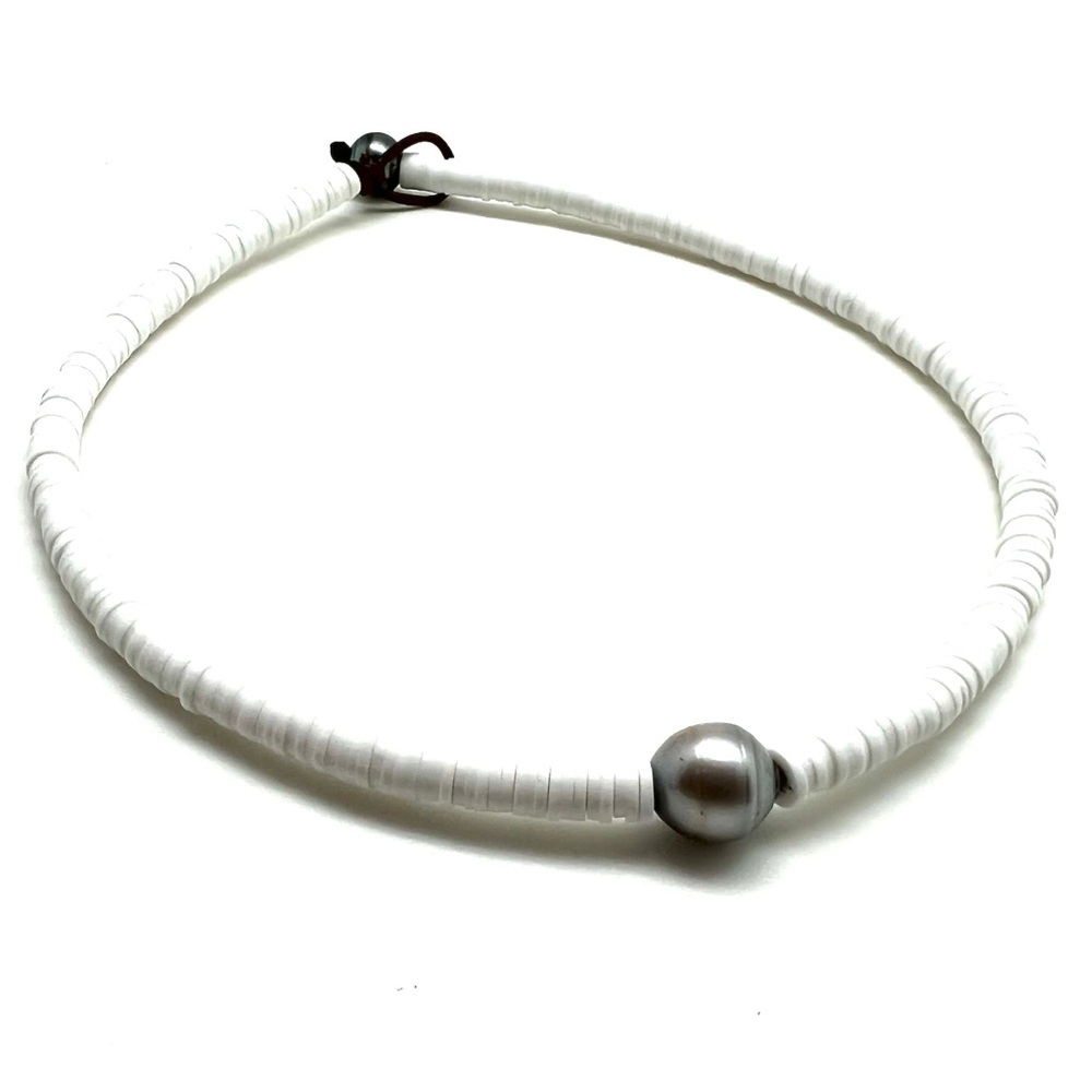 White African Vinyl Choker with 12mm Tahitian Pearl